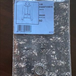 Chanel Fabric and button. P46687v34616 M9269